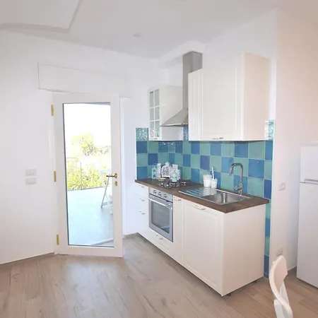 Kalimera Apartment *